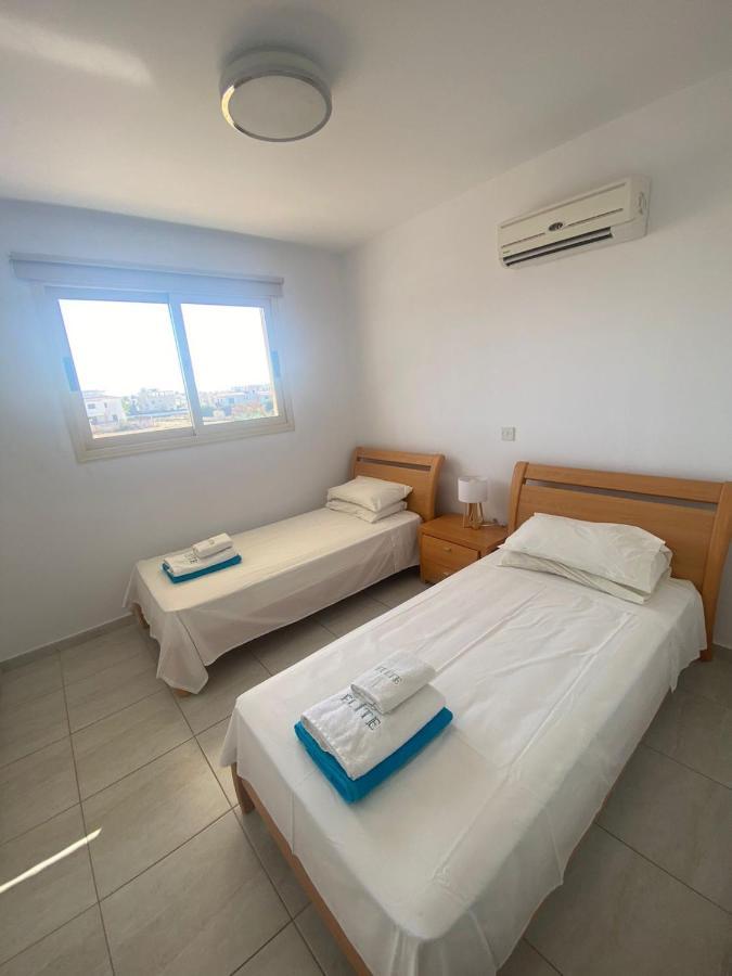 Royal-Seacrest Paphos-Center Vip Lejlighed Eksteriør billede